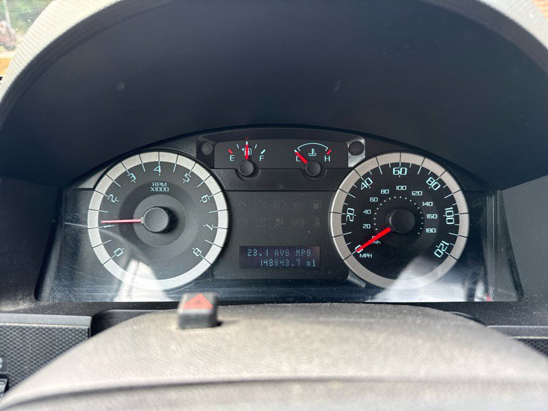 Used 2011 Ford Escape XLT image 9