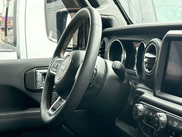 Used 2023 Jeep Gladiator Overland image 15