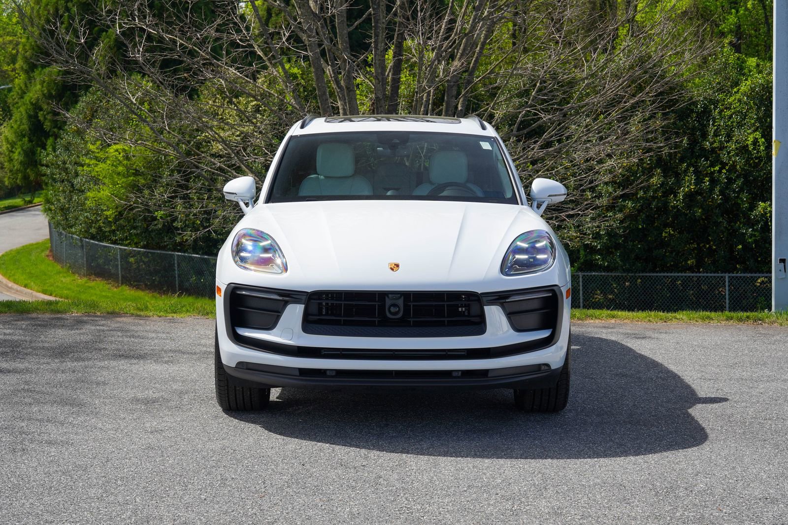 Certified 2025 Porsche Macan image 10