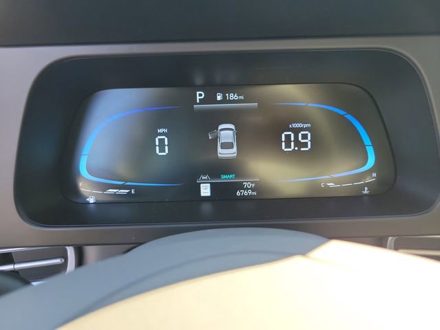 Used 2025 Hyundai Elantra Sport image 24