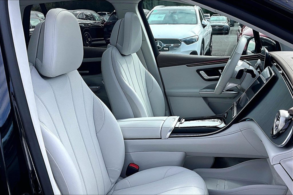 Used 2023 Mercedes-Benz EQE 350+ 4MATIC SUV image 7
