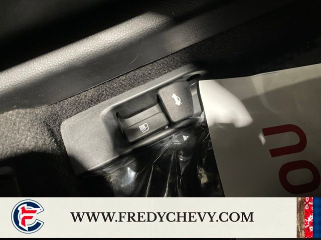 Used 2025 Toyota Corolla LE image 33