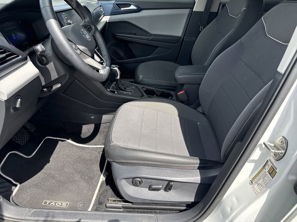 Used 2023 Volkswagen Taos SE image 12