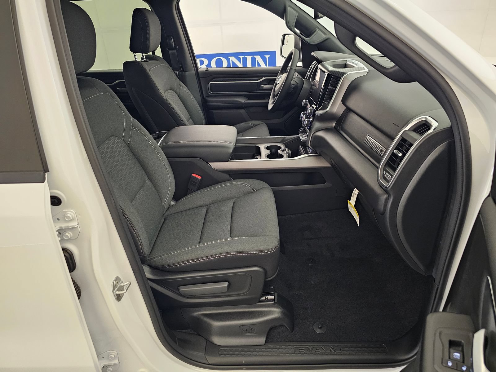 New 2026 RAM 1500 Big Horn AWD/4WD image 30