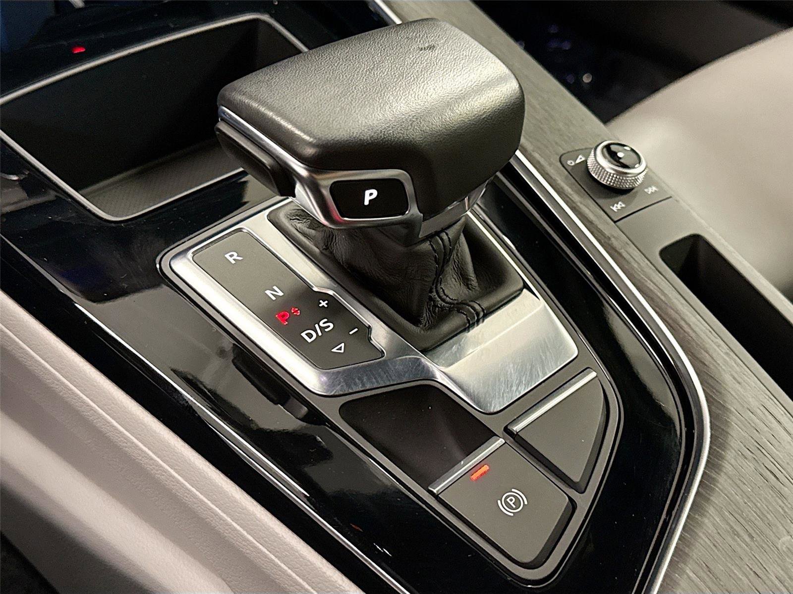 Certified 2024 Audi A4 2.0T Premium w/ Convenience Package AWD/4WD image 17