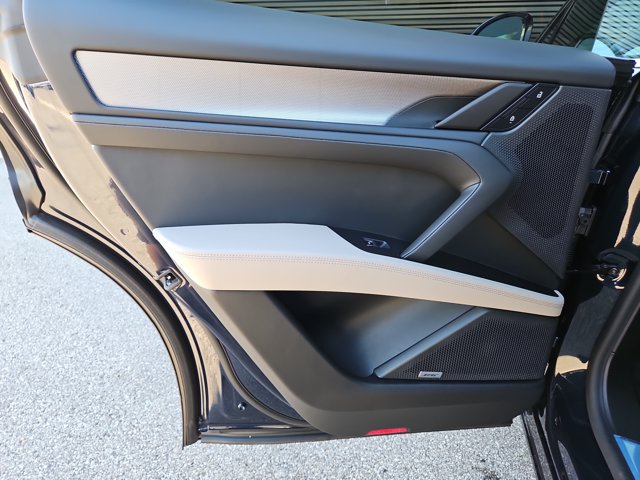 New 2026 Porsche Cayenne Electric AWD/4WD image 22