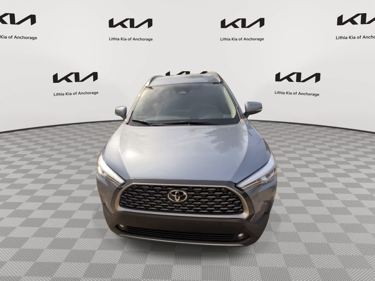 Used 2023 Toyota Corolla Cross XLE AWD/4WD image 3