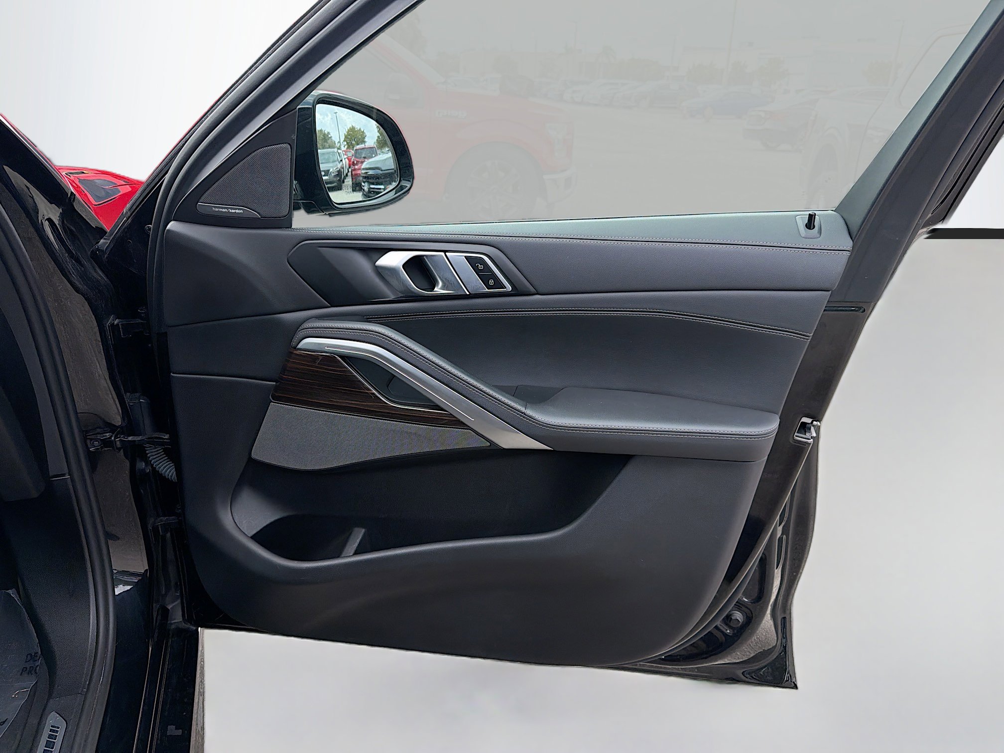 Used 2025 BMW X6 xDrive40i image 45