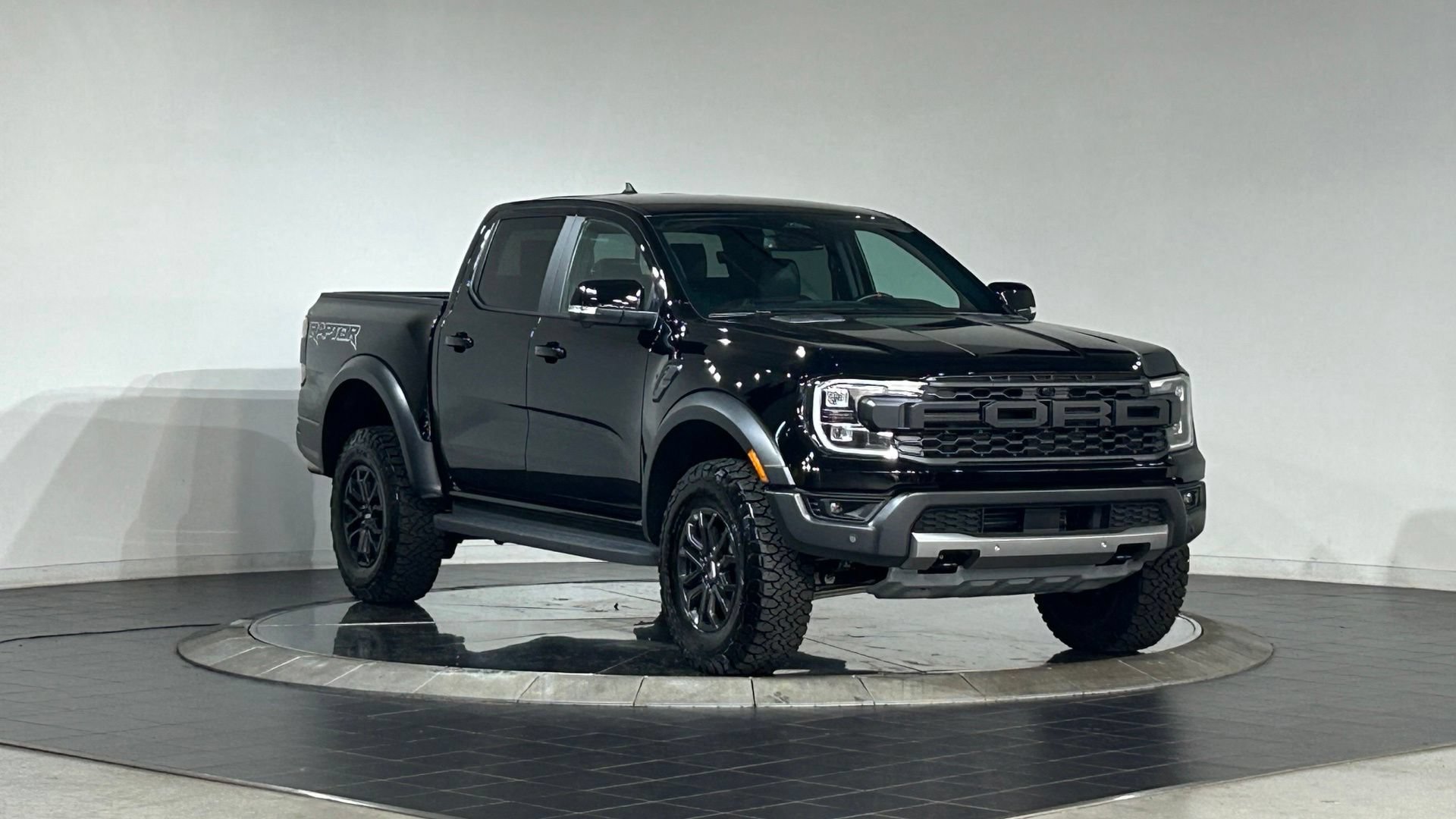 Used 2025 Ford Ranger Raptor AWD/4WD image 2