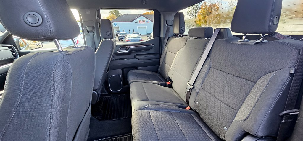 Used 2023 Chevrolet Silverado 1500 LT AWD/4WD image 23