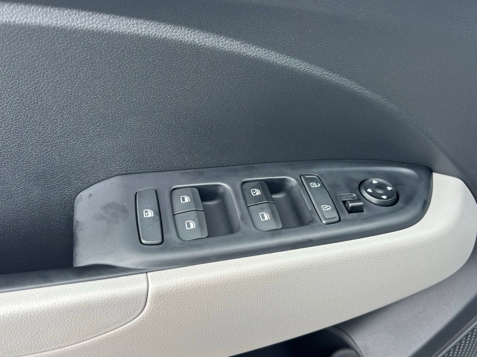 New 2025 Hyundai Venue SEL FWD image 11