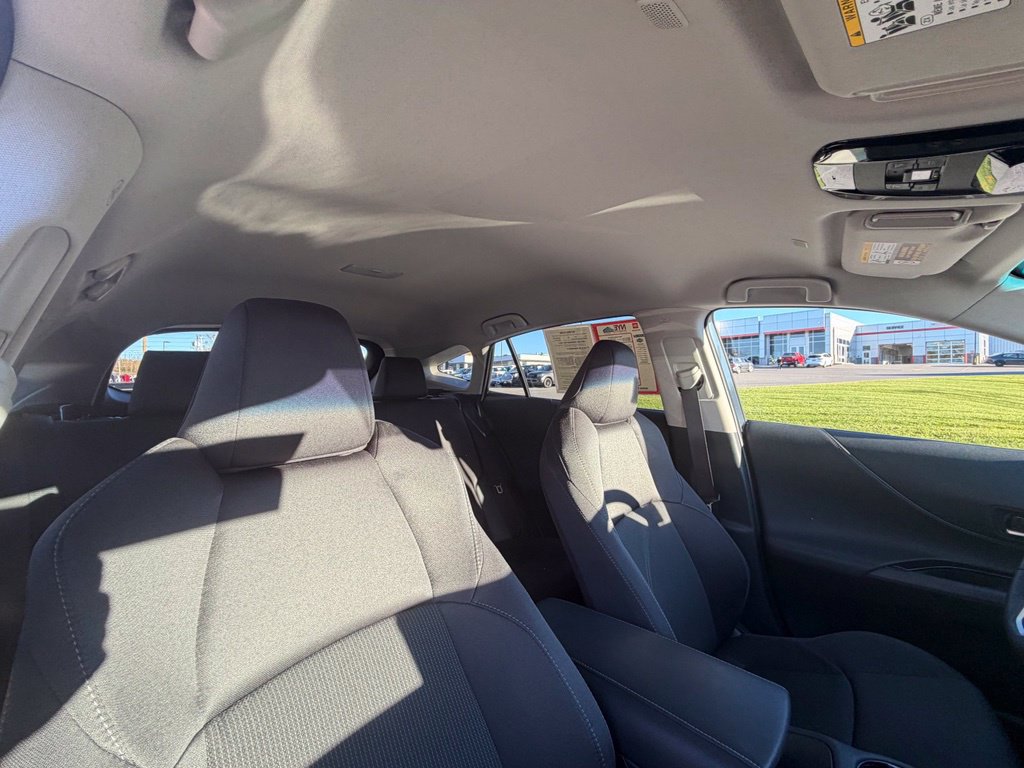 Used 2024 Toyota Venza LE AWD/4WD image 36