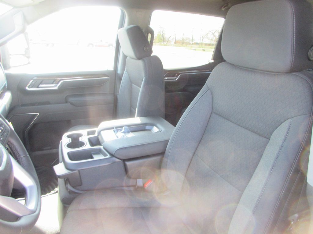 New 2026 GMC Sierra 1500 SLE w/ Max Trailering Package image 13