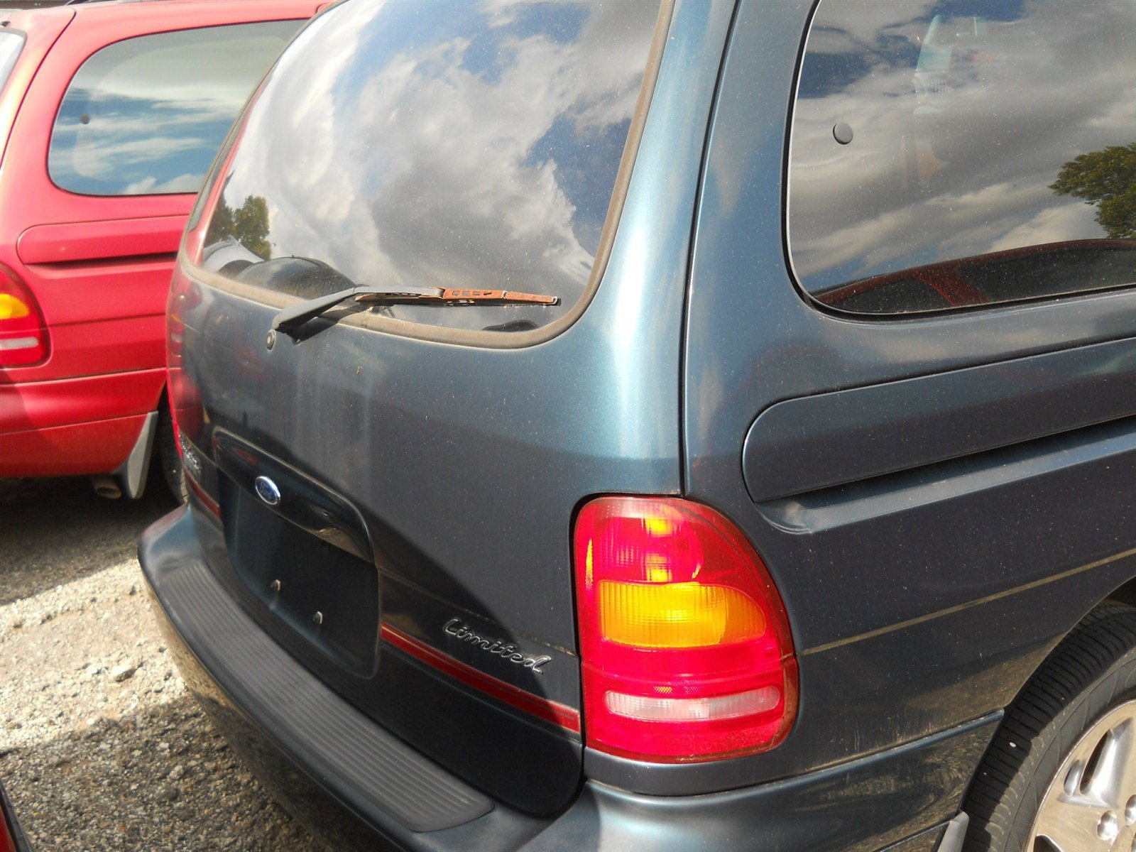 Used 1998 Ford Windstar GL image 3