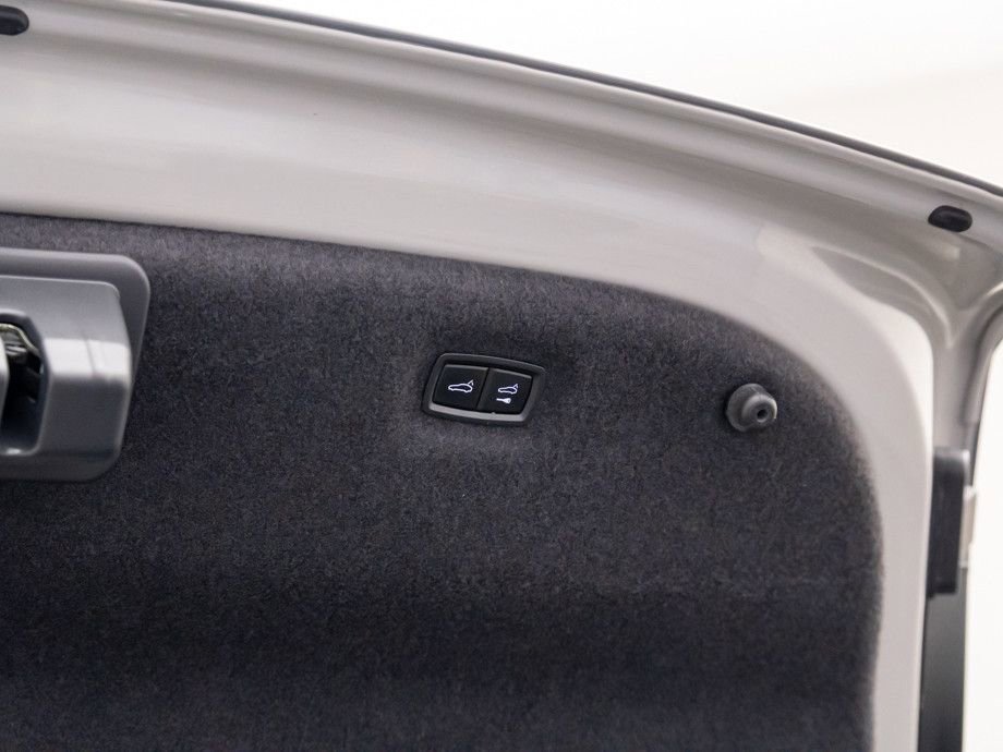 Used 2021 Porsche Taycan Turbo S image 31