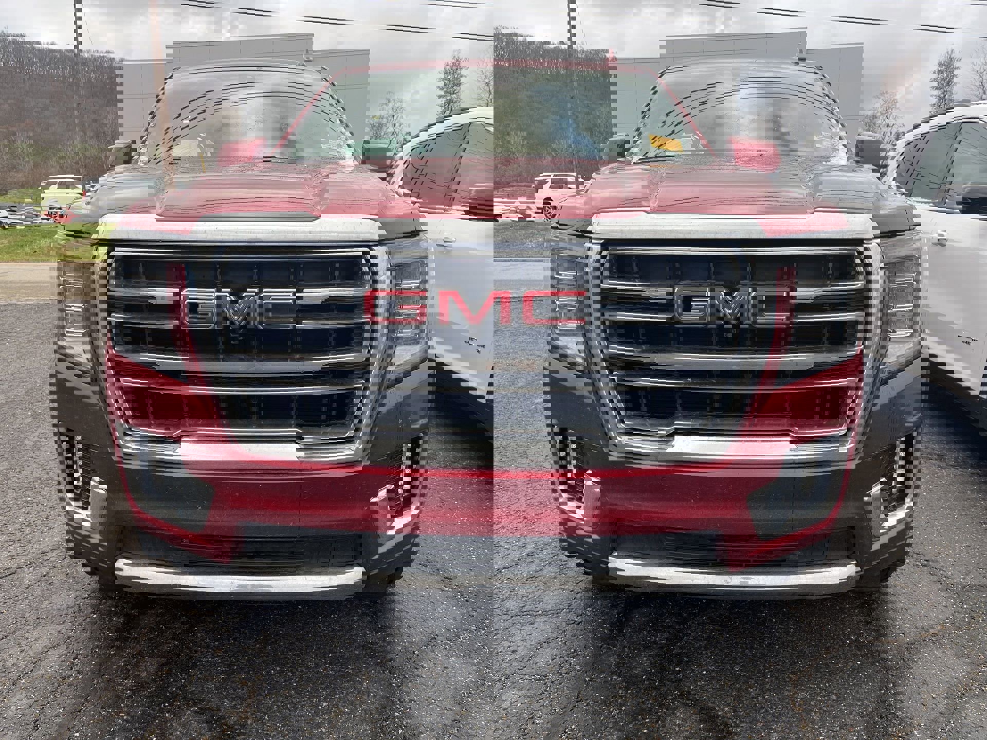 Used 2022 GMC Yukon XL SLT w/ SLT Premium Package image 2