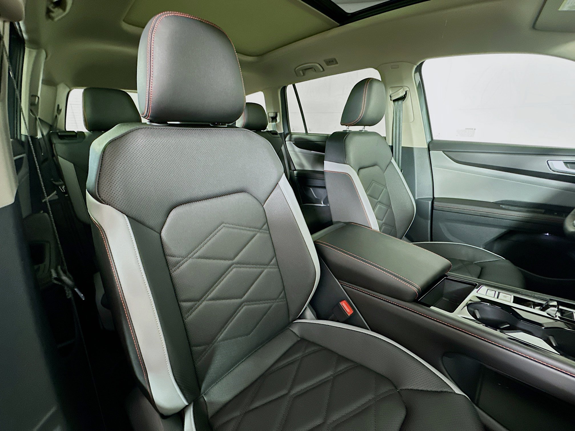 New 2026 Volkswagen Atlas Peak Edition AWD/4WD image 28