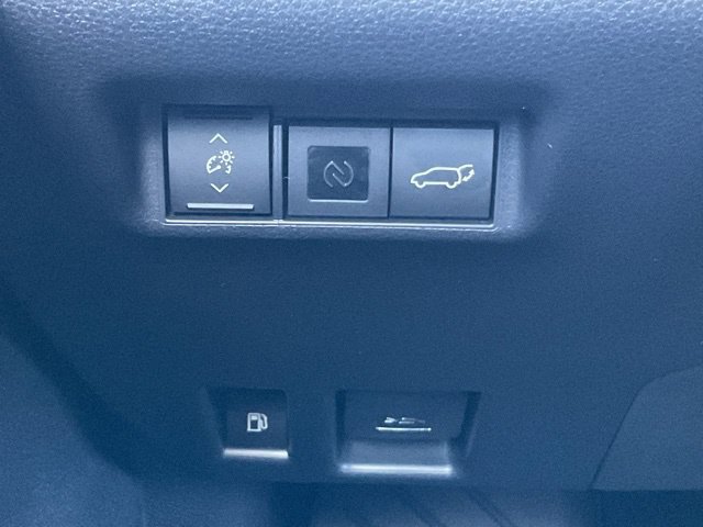 New 2026 Toyota RAV4 XSE AWD/4WD image 32