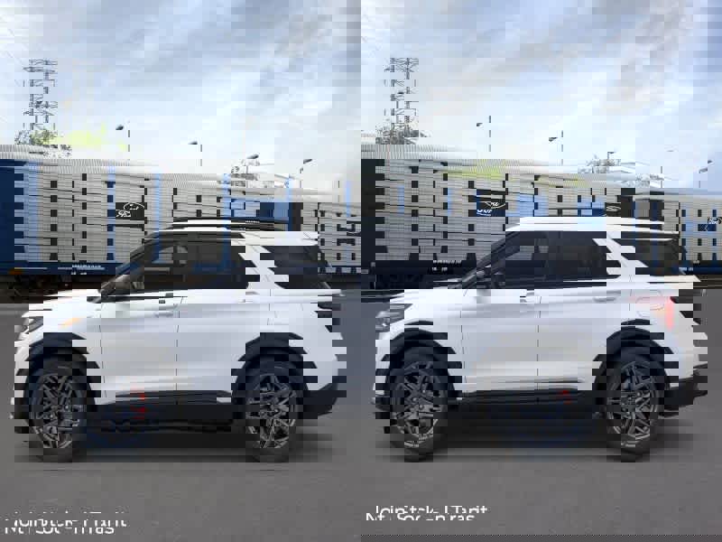 New 2026 Ford Explorer ST-Line image 3