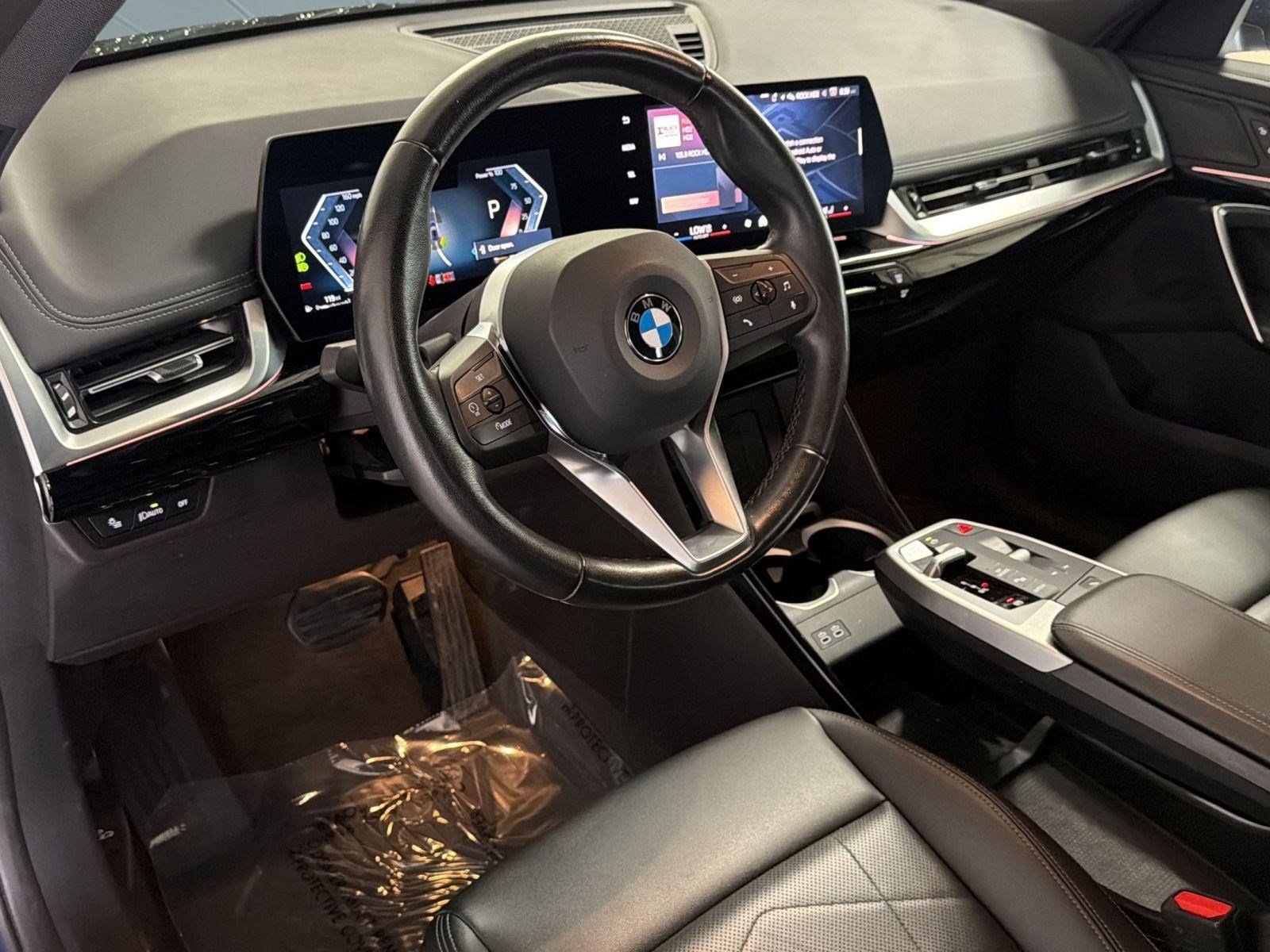Used 2025 BMW X1 xDrive28i AWD/4WD image 4