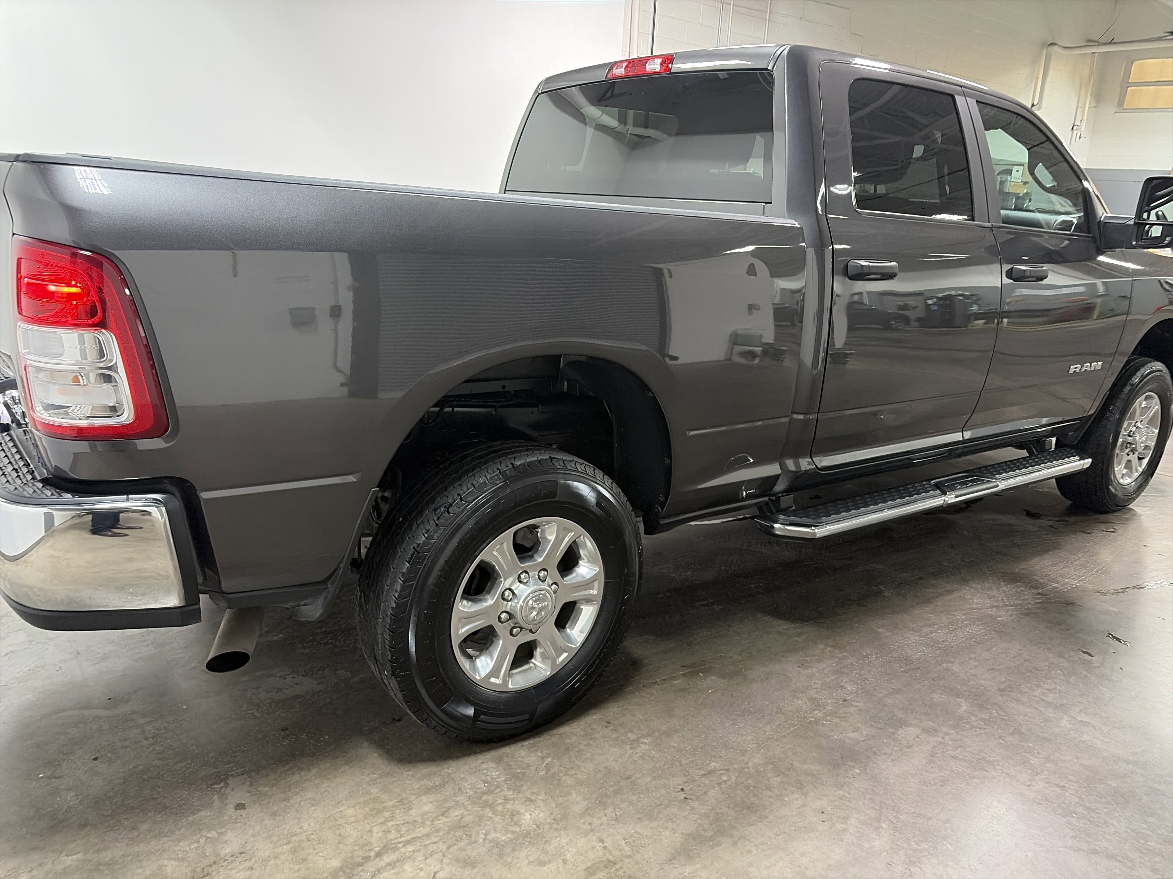 Used 2024 RAM 2500 Big Horn AWD/4WD image 3
