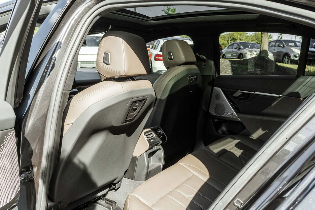 Used 2026 BMW 530i xDrive AWD/4WD image 28