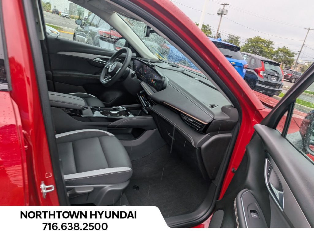 Used 2025 Buick Envision Sport Touring AWD/4WD image 32