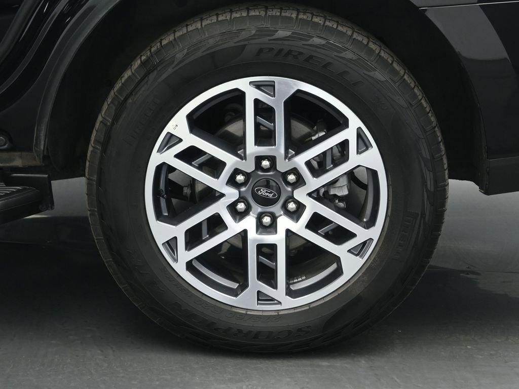Certified 2025 Ford Expedition Active AWD/4WD image 24