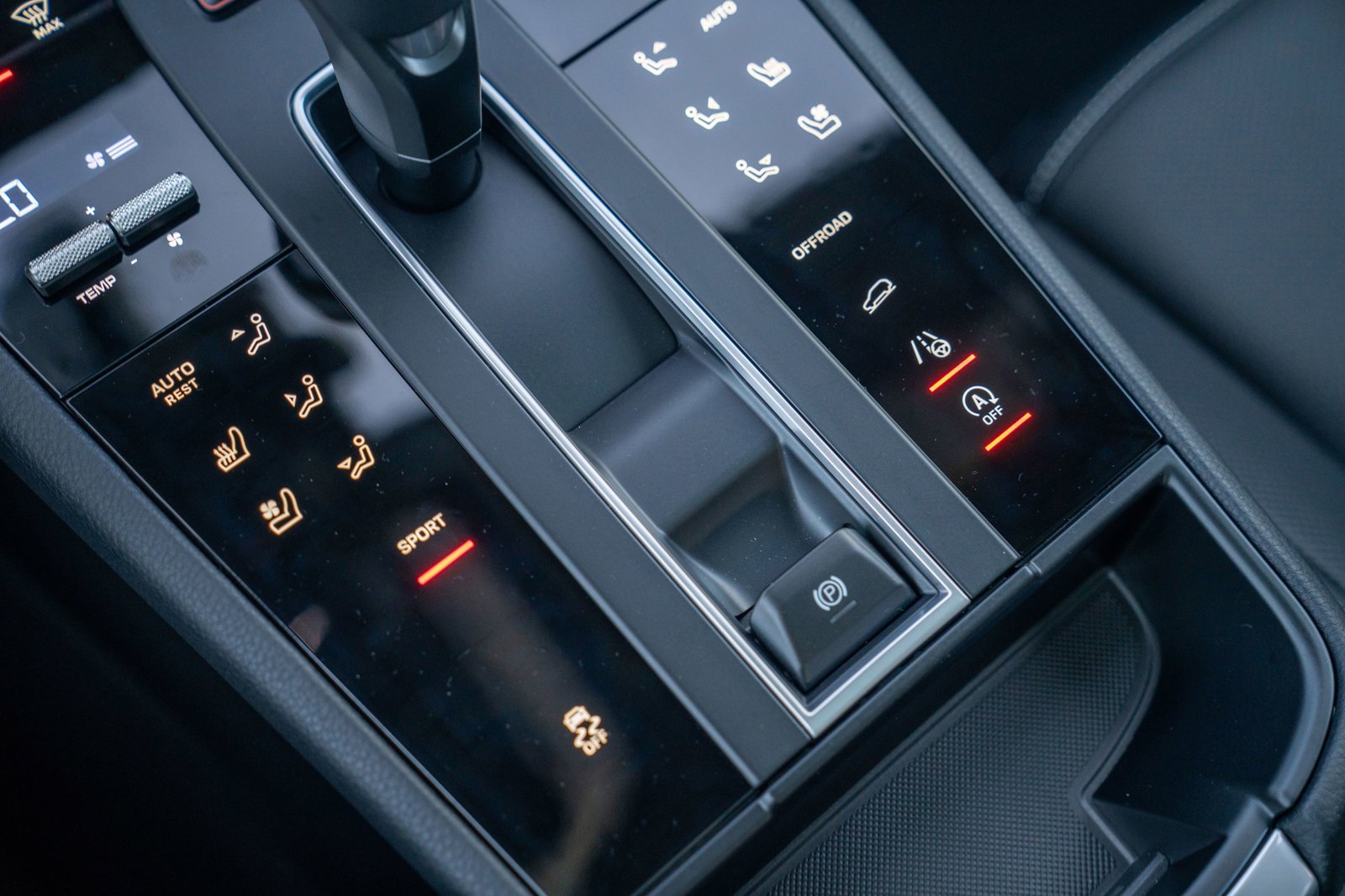 New 2026 Porsche Macan AWD/4WD image 19