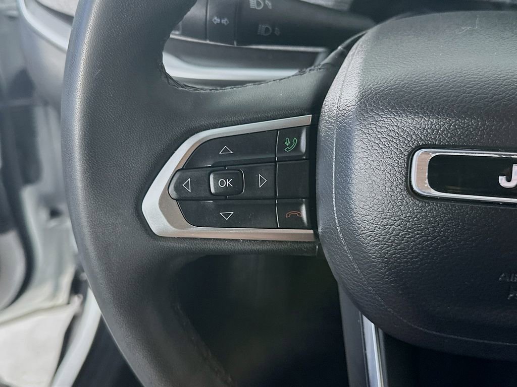 Used 2024 Jeep Compass Latitude image 25