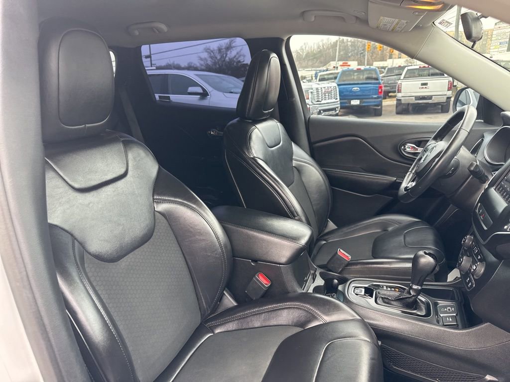 Used 2019 Jeep Cherokee Latitude Plus image 21