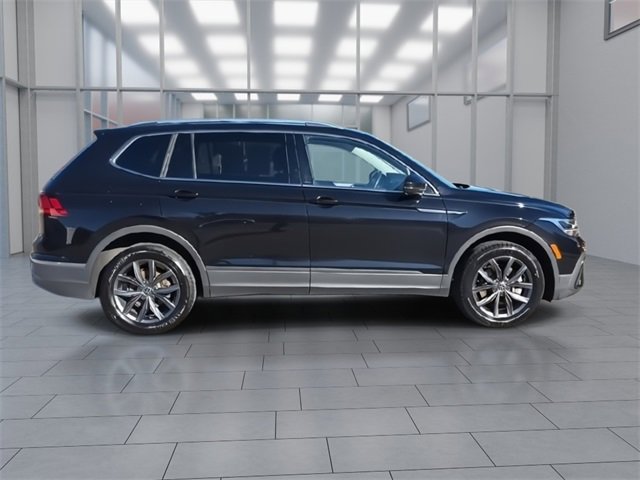 Used 2023 Volkswagen Tiguan SE image 9