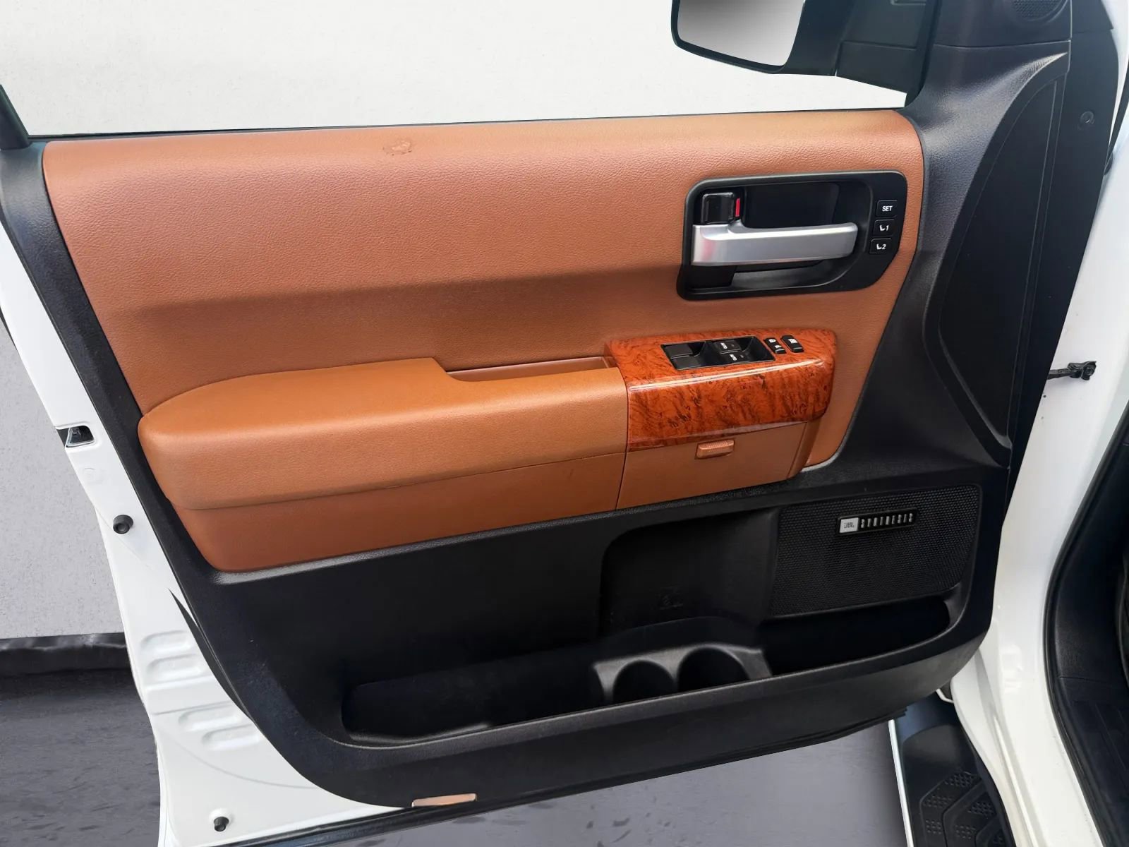 Used 2020 Toyota Sequoia Platinum AWD/4WD image 14