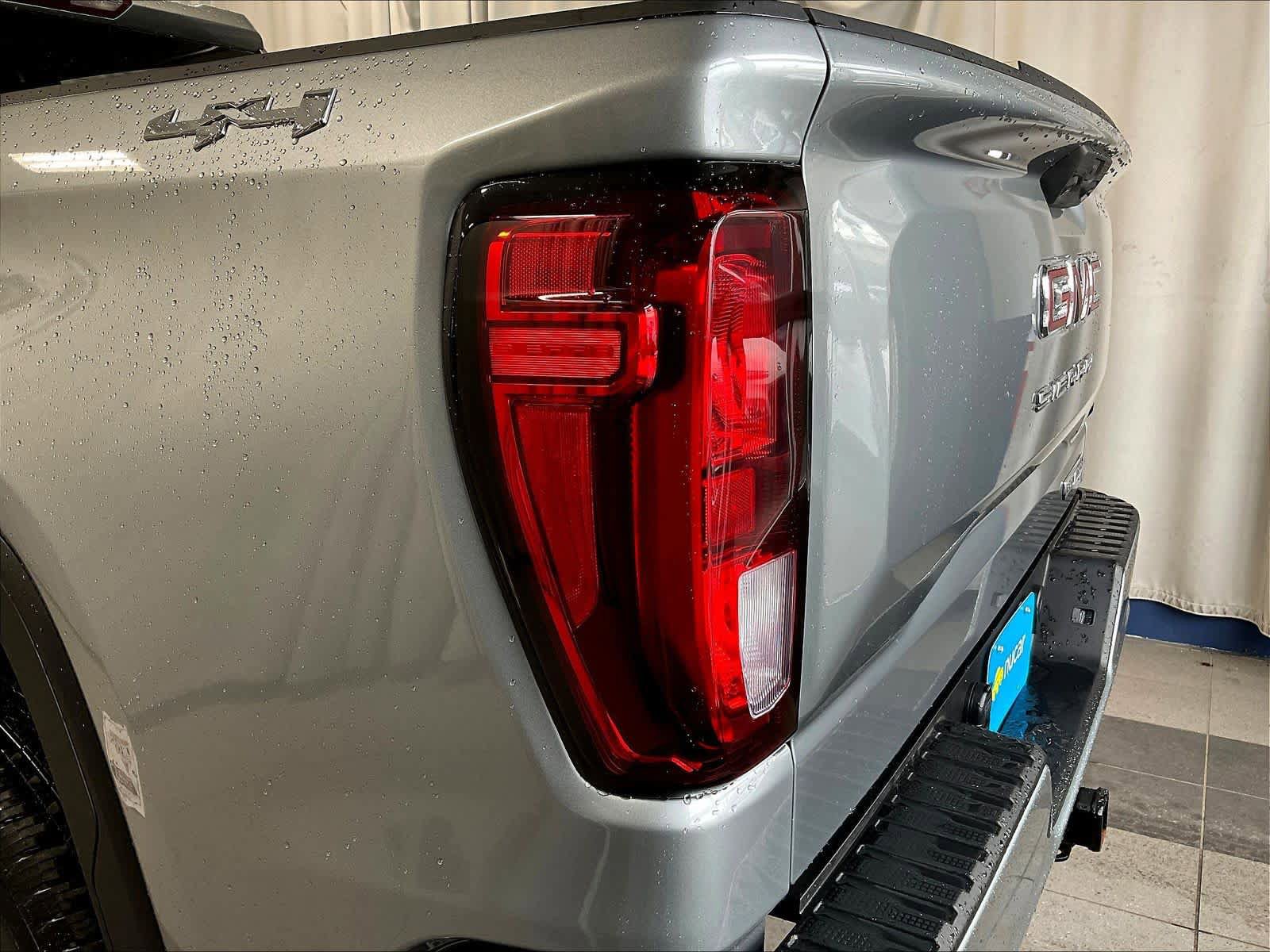 Used 2025 GMC Sierra 1500 Elevation image 34
