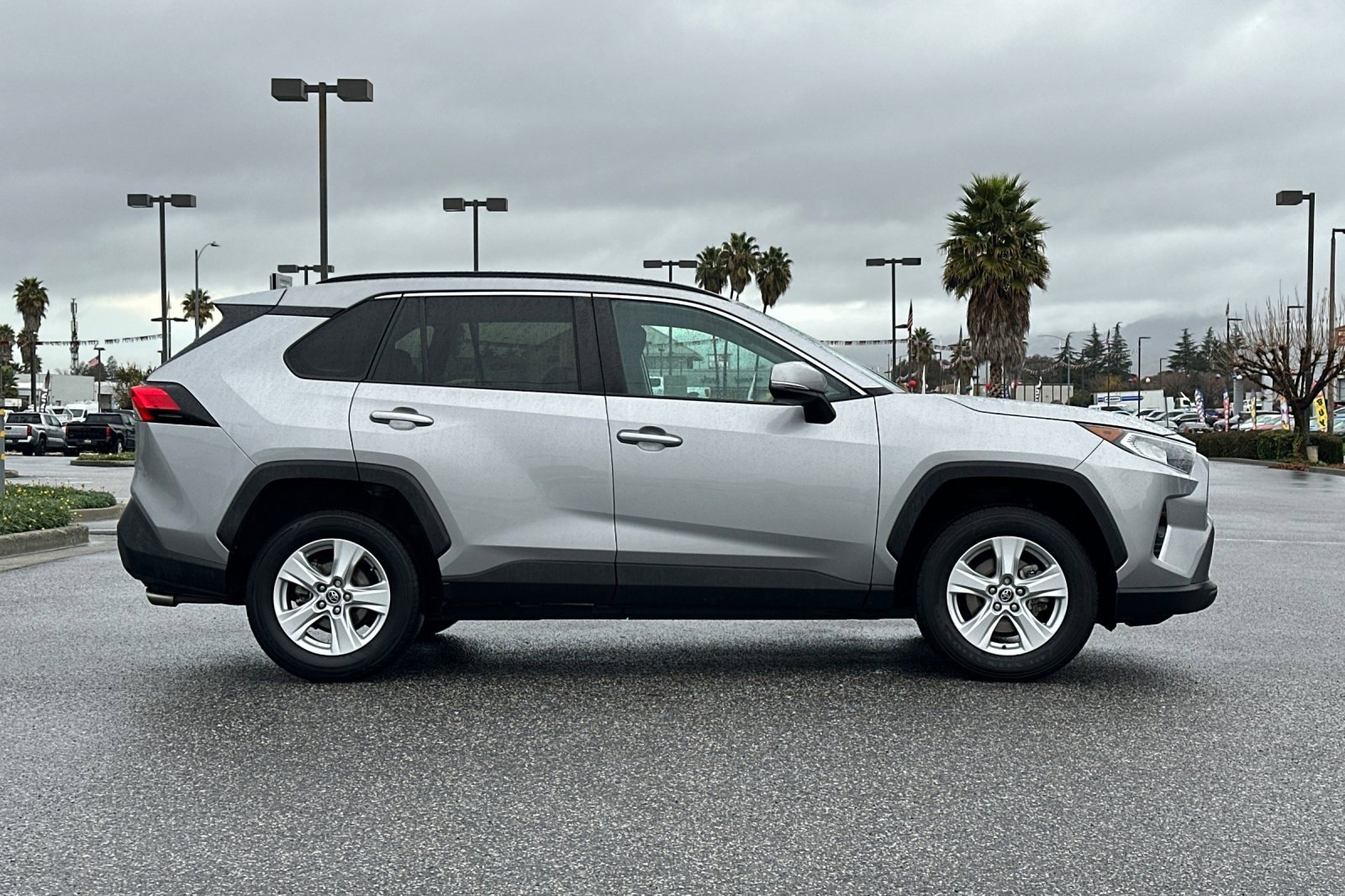 Used 2021 Toyota RAV4 XLE video 3