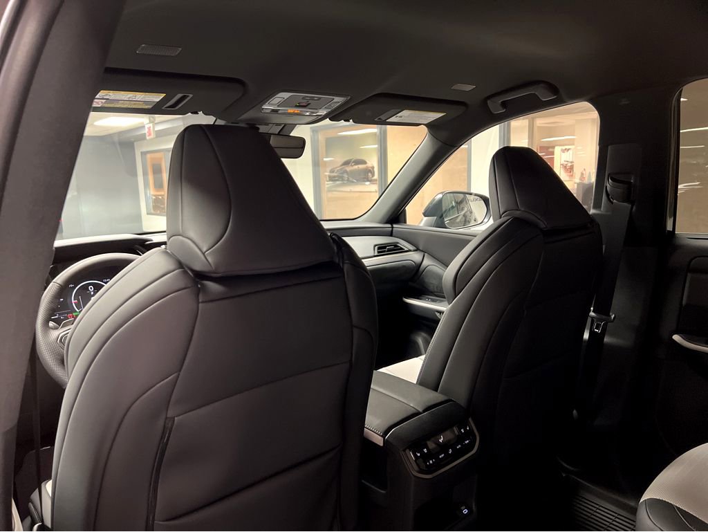 New 2026 Lexus TX 500h AWD image 18