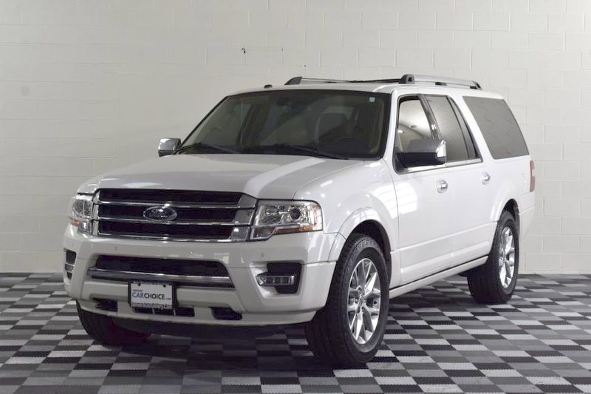 Used 2017 Ford Expedition EL Limited w/ Equipment Group 301A image 2