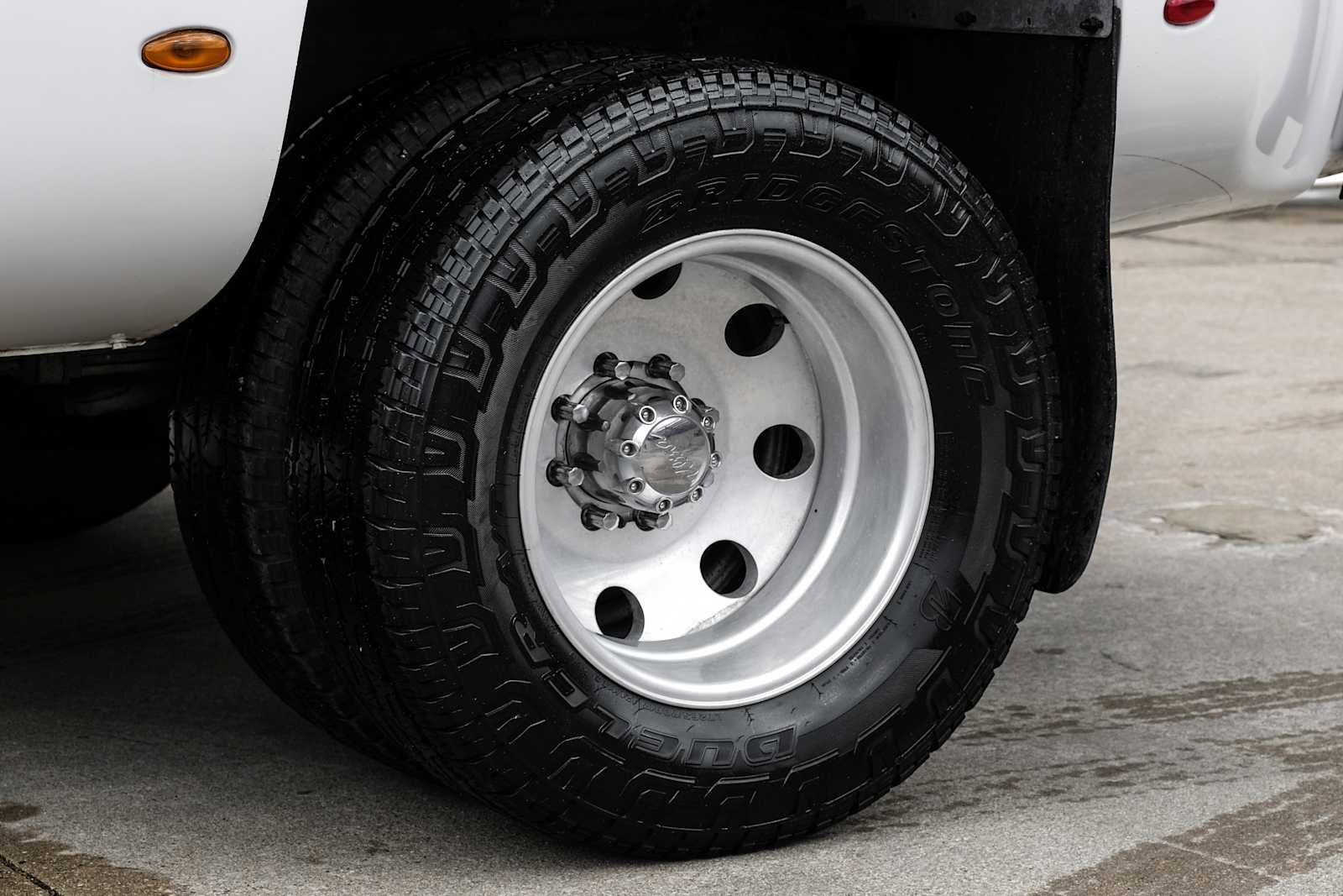 Used 2010 GMC Sierra 3500 SLT w/ SLT Convenience Package image 50