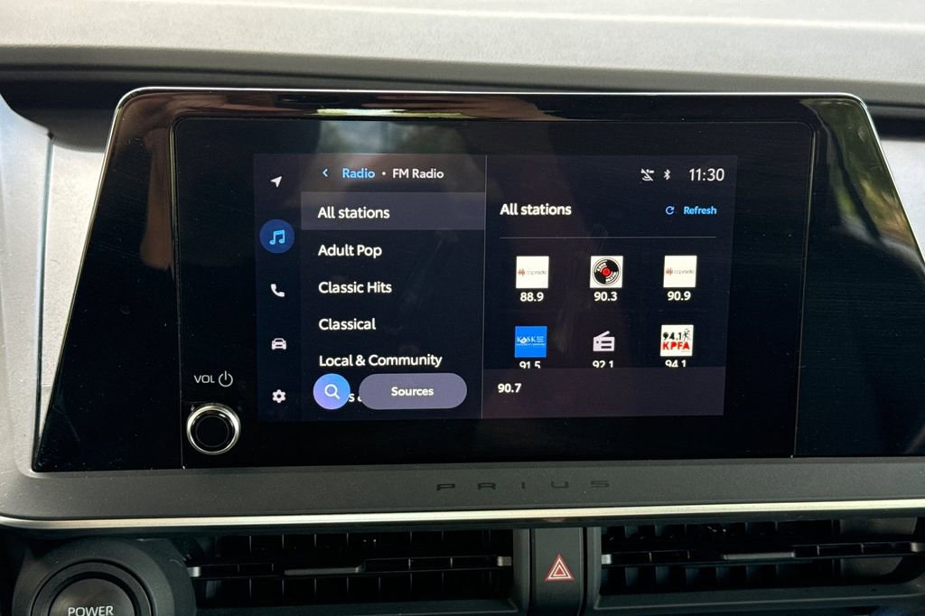 Used 2025 Toyota Prius XLE FWD image 28
