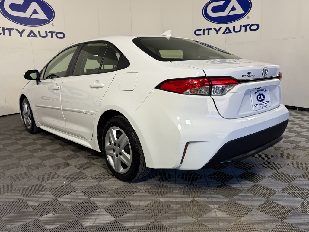 Used 2022 Toyota Corolla LE image 6