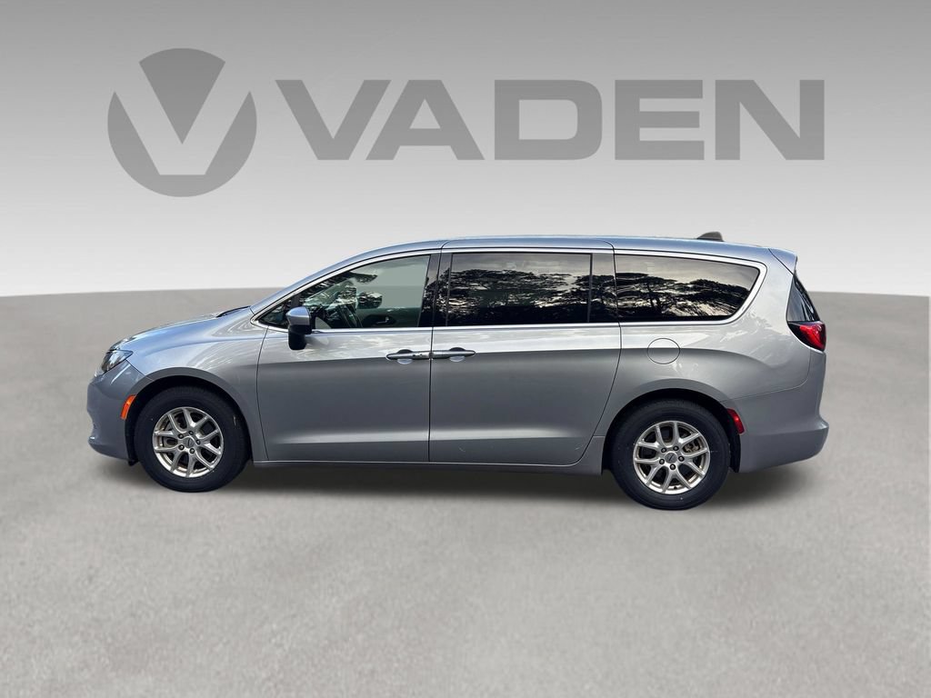 Used 2021 Chrysler Voyager LX FWD image 24