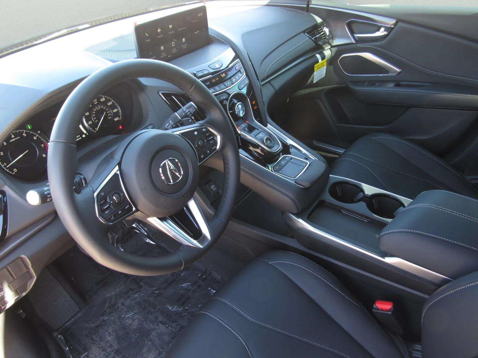 Used 2025 Acura RDX SH-AWD image 18