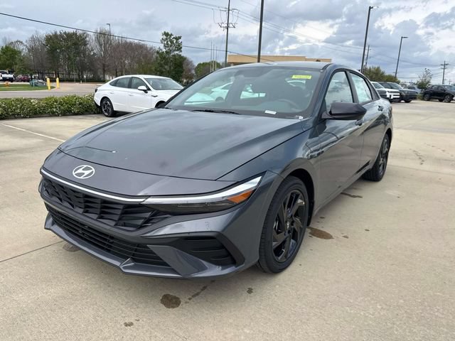 New 2026 Hyundai Elantra SEL FWD image 4