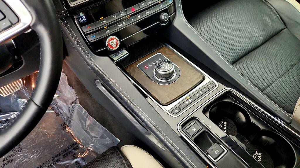 Used 2018 Jaguar F-PACE S AWD/4WD image 17