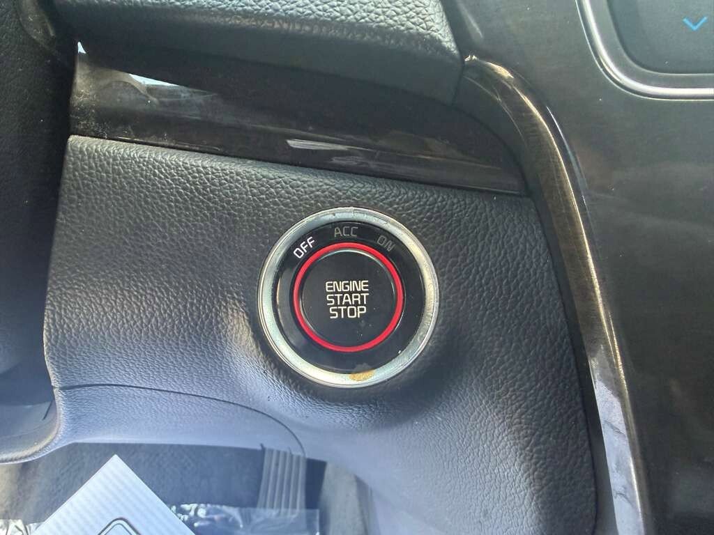 Used 2014 Kia Cadenza Premium w/ Technology Package image 12