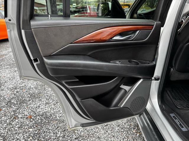Used 2016 Cadillac Escalade Luxury image 16