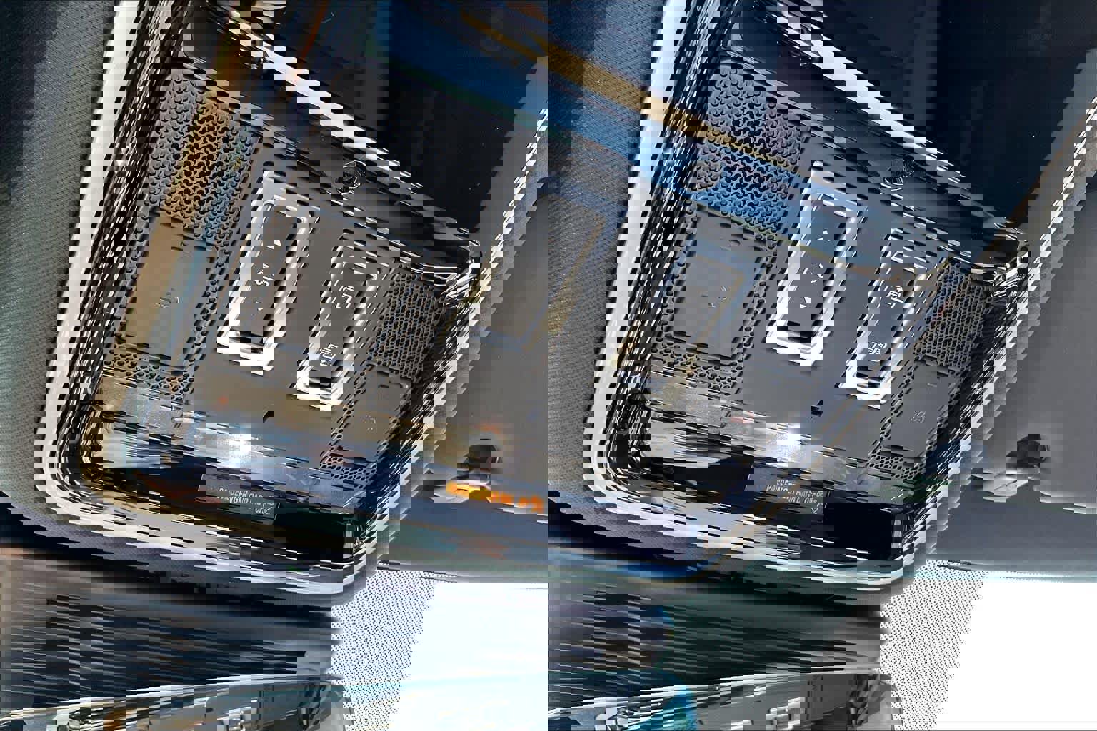 New 2026 Land Rover Range Rover Velar Dynamic SE image 22