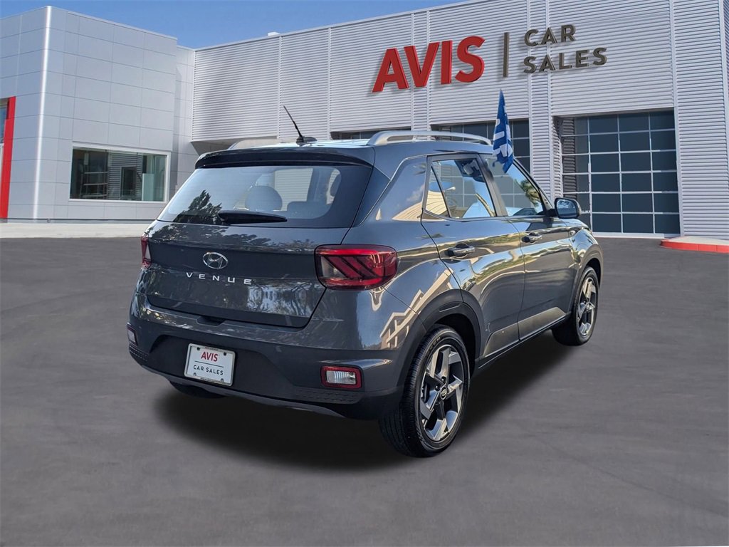 Used 2025 Hyundai Venue SEL image 6