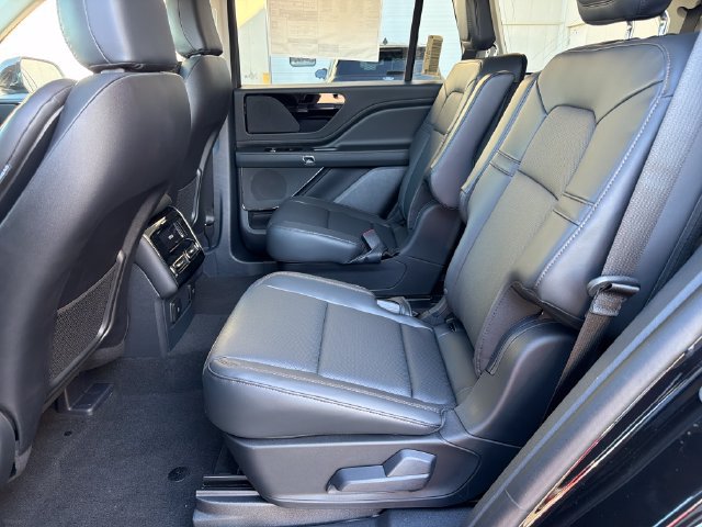 New 2026 Lincoln Aviator AWD w/ Jet Appearance Package image 15