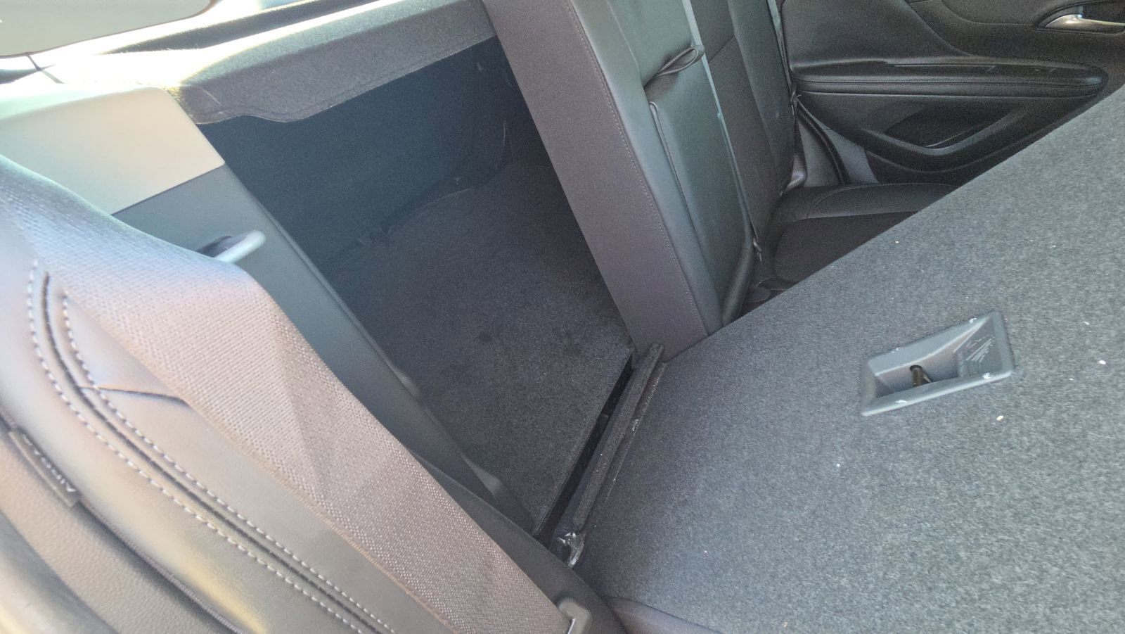 Used 2019 Buick Encore Preferred image 17